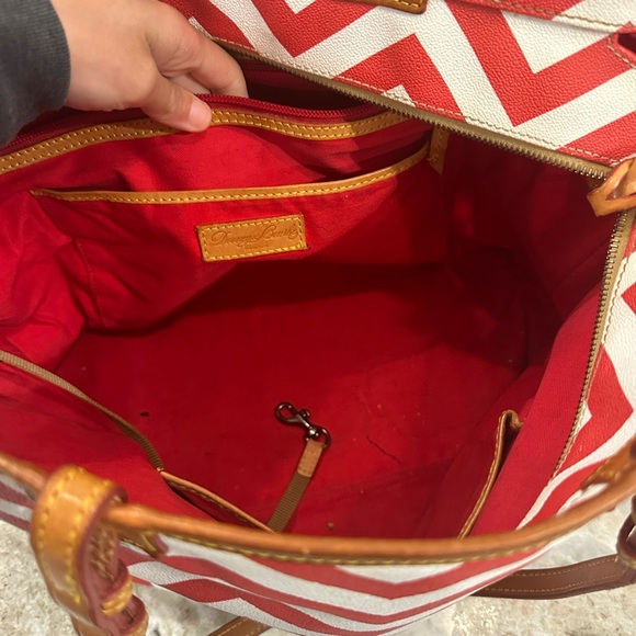 EUC Stunning RARE Chevron Dooney and Bourke large tote - Picture 5 of 12